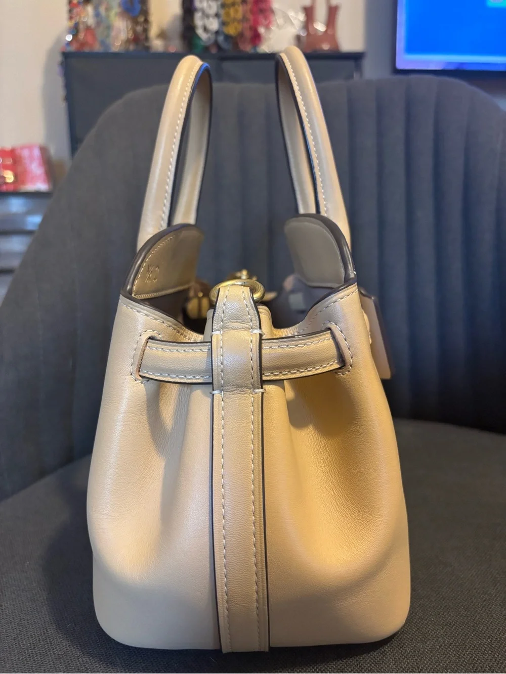 Coach Empire Carryall Bag 26 in Tan 🤎